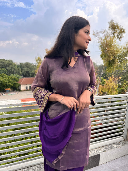 Shehnaaz : Premium feature Farzi salwar set
