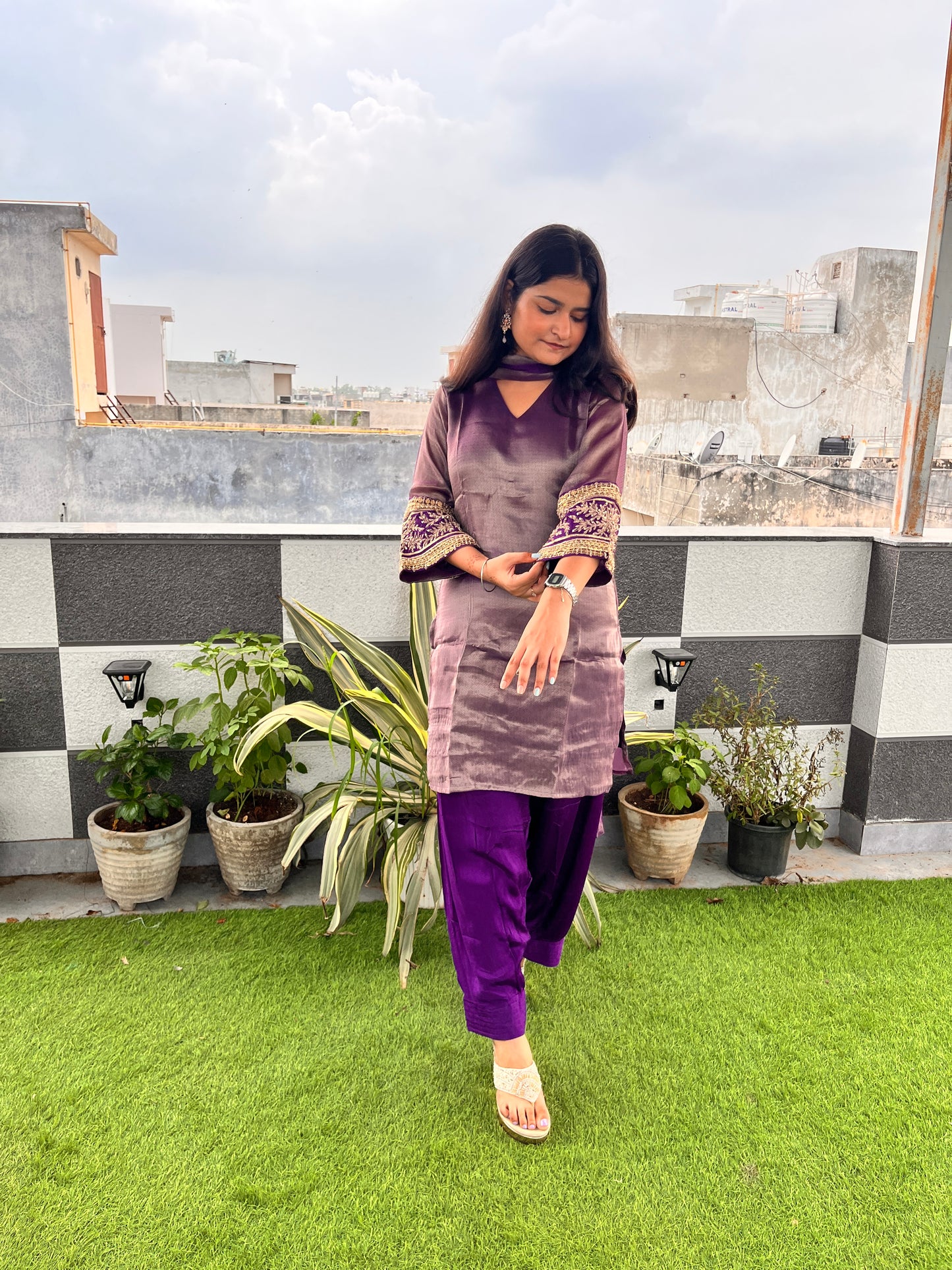 Shehnaaz : Premium feature Farzi salwar set