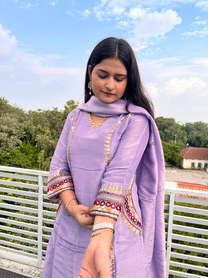 Leela : Beautiful Kanjivaram pocket suit set
