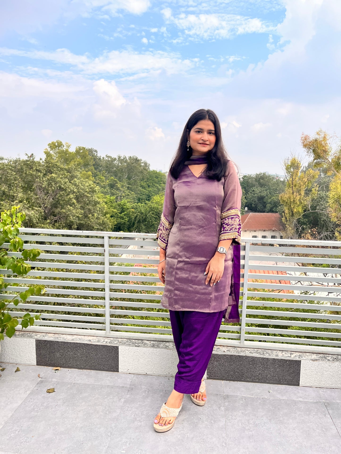 Shehnaaz : Premium feature Farzi salwar set