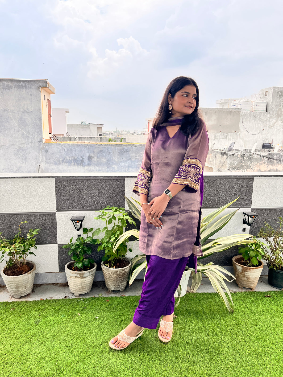 Shehnaaz : Premium feature Farzi salwar set